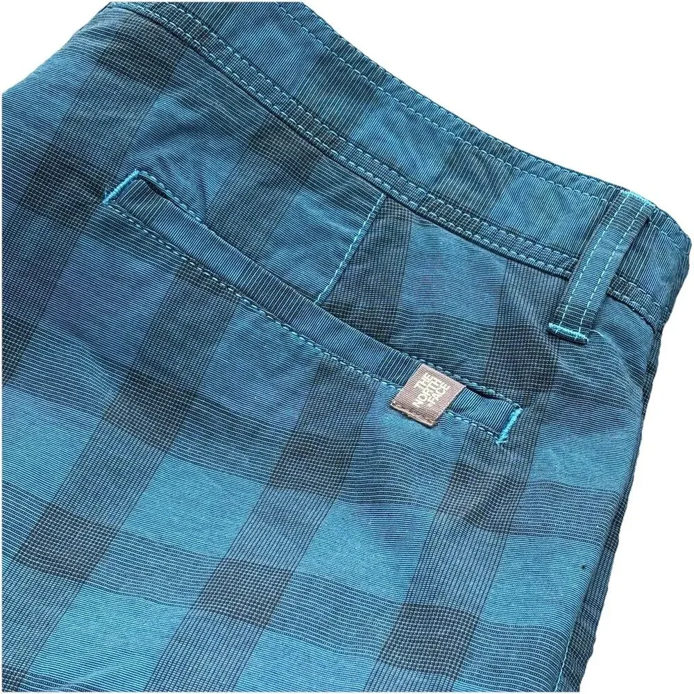 The North Face Shorts Alderson Blue Cotton Plaid Flat Front Short 38 8.5” Inseam